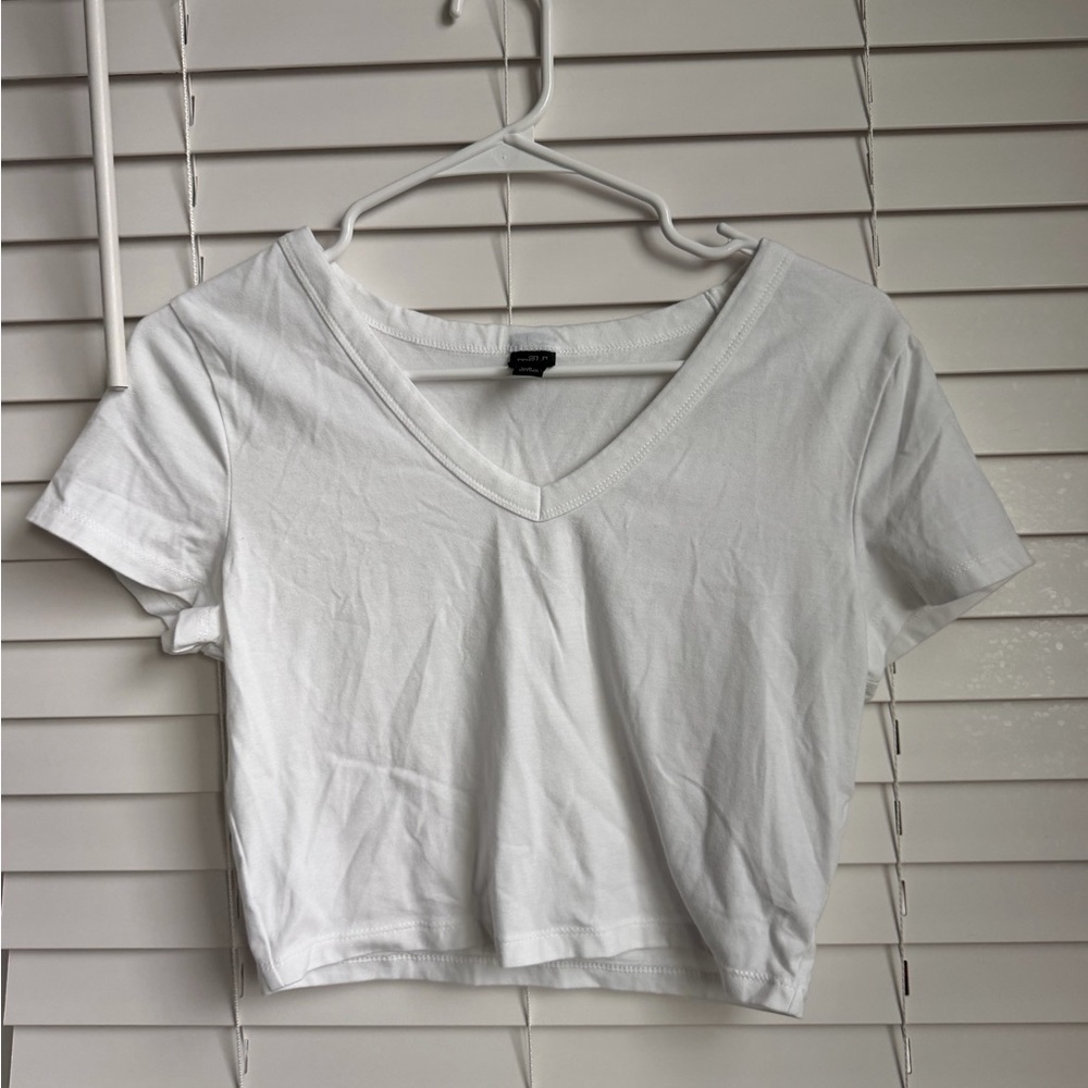 Wild Fable White V-Neck Cropped Tee